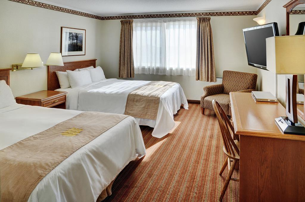 Lakeview Inns & Suites - Brandon Ngoại thất bức ảnh