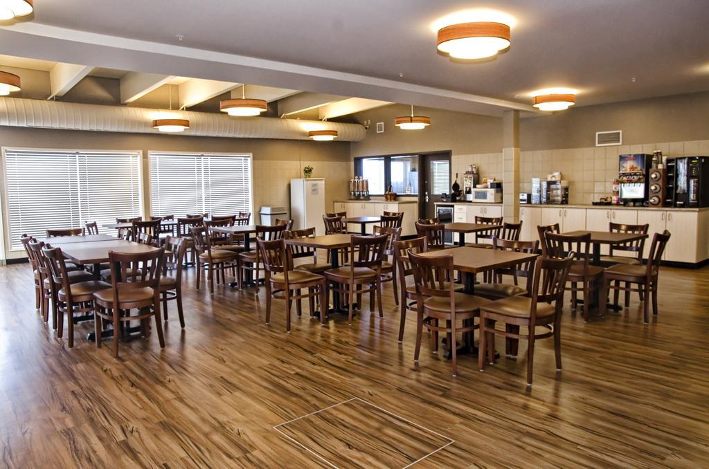Lakeview Inns & Suites - Brandon Ngoại thất bức ảnh